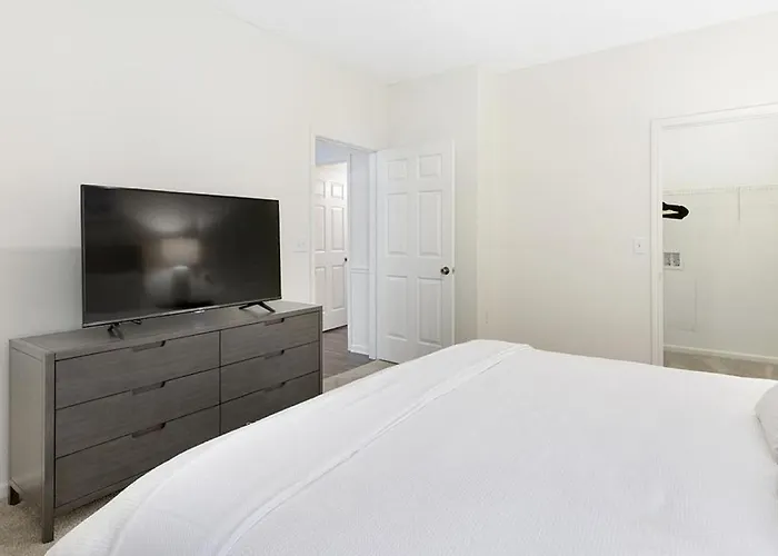 Landing Modern With Amazing Amenities *