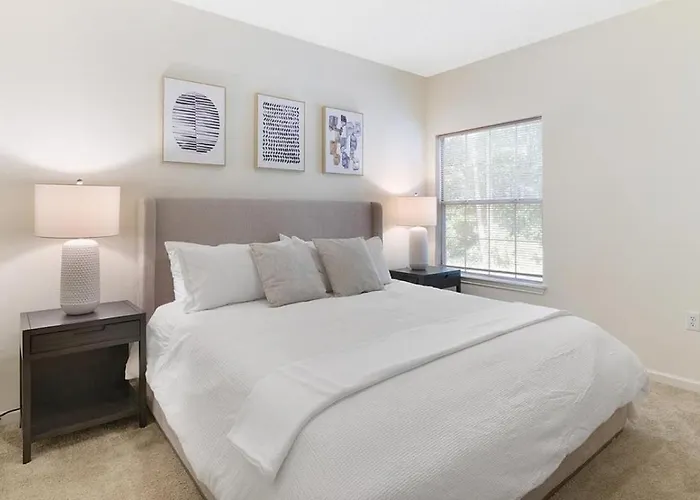 Apartment Landing Modern With Amazing Amenities